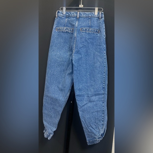 028 - NWOT- Abercrombie & Fitch Ultra High-Rise 80’s Mom Jeans Size 27 - Picture 7 of 8